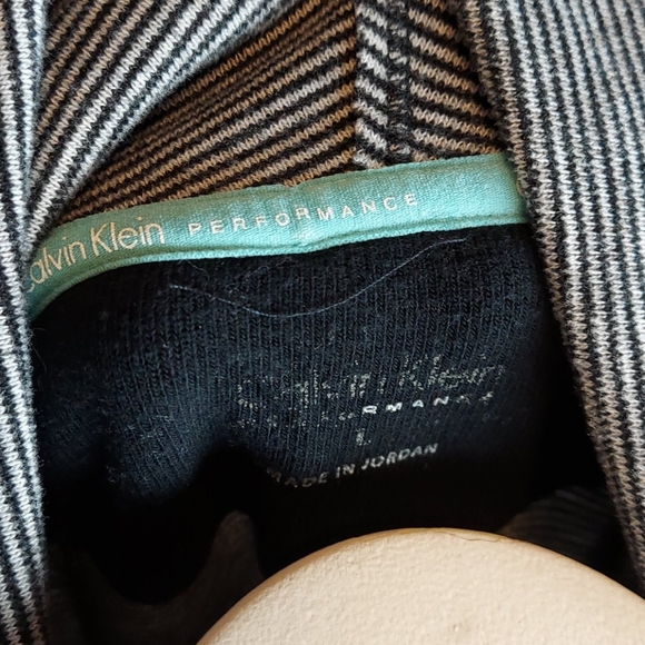 Calvin Klein Performance Cowl Neck Tulip Hem Top - Picture 7 of 7